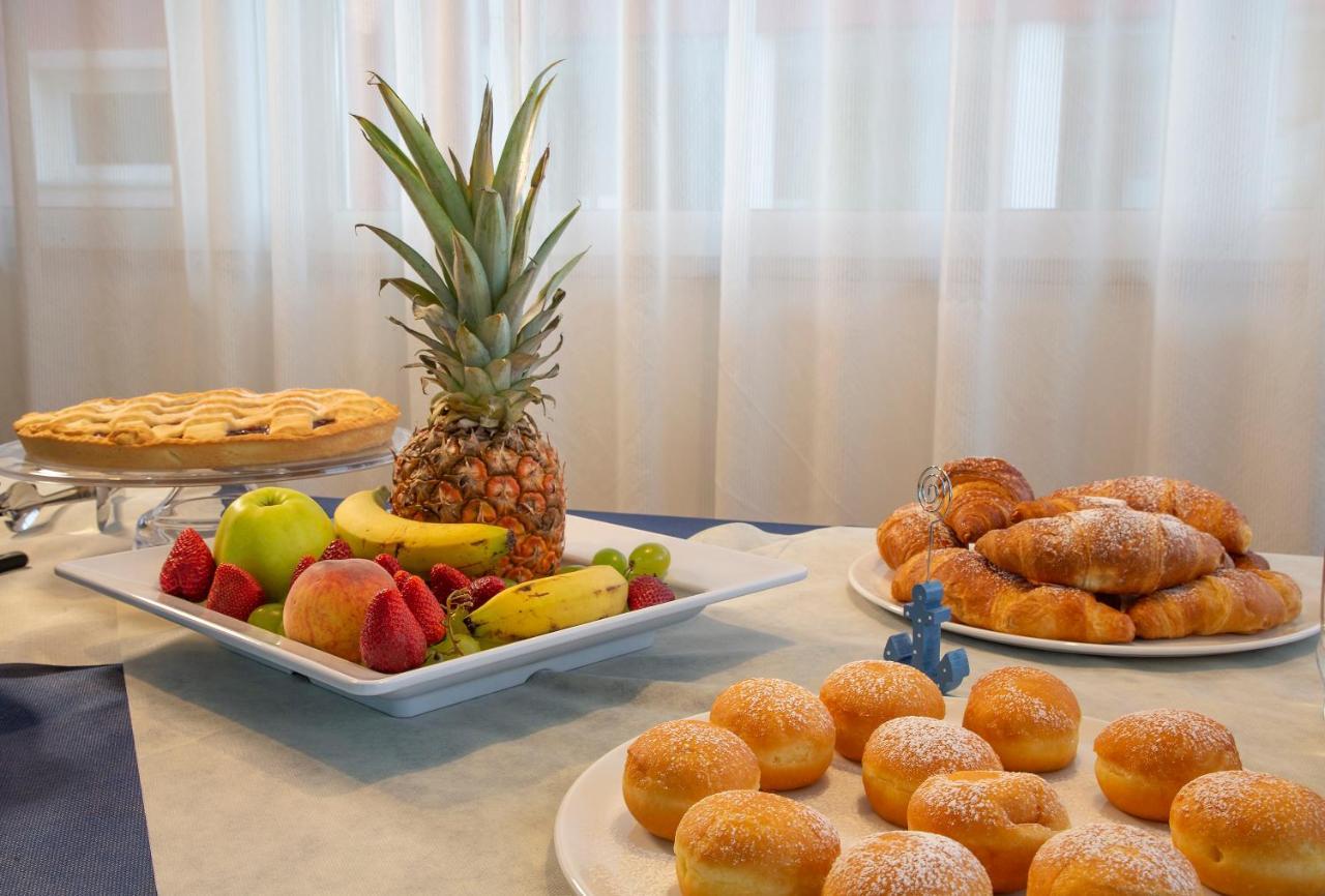Hotel Carnaby Rimini Luaran gambar