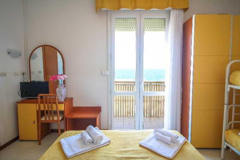 Hotel Carnaby Rimini Luaran gambar