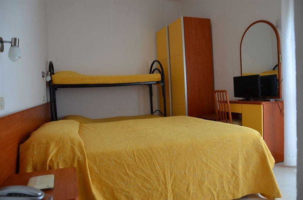 Hotel Carnaby Rimini Luaran gambar