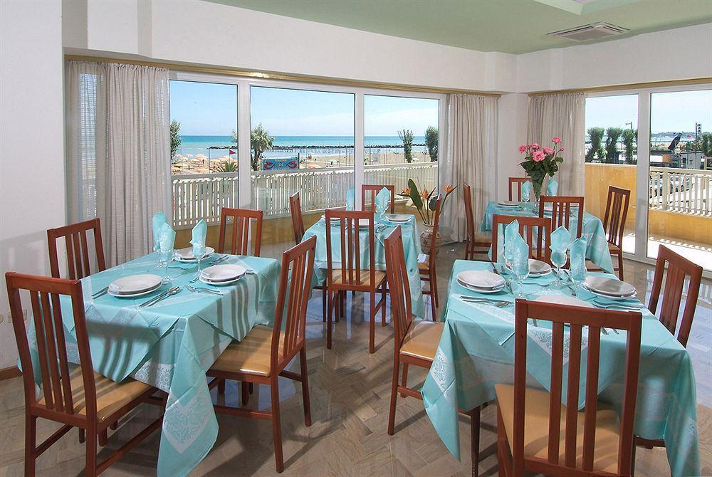 Hotel Carnaby Rimini Luaran gambar