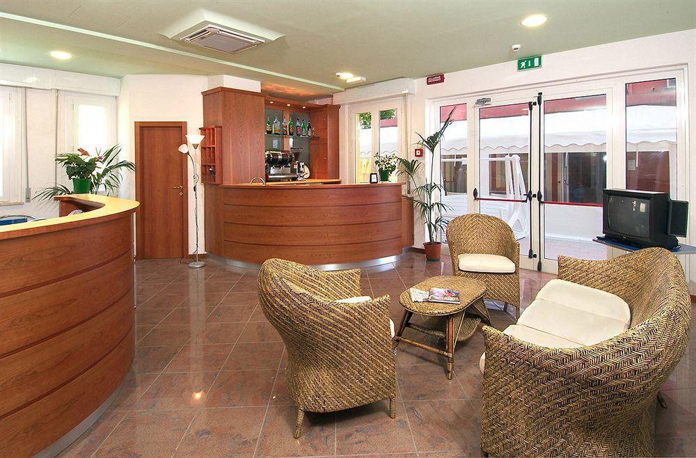 Hotel Carnaby Rimini Luaran gambar